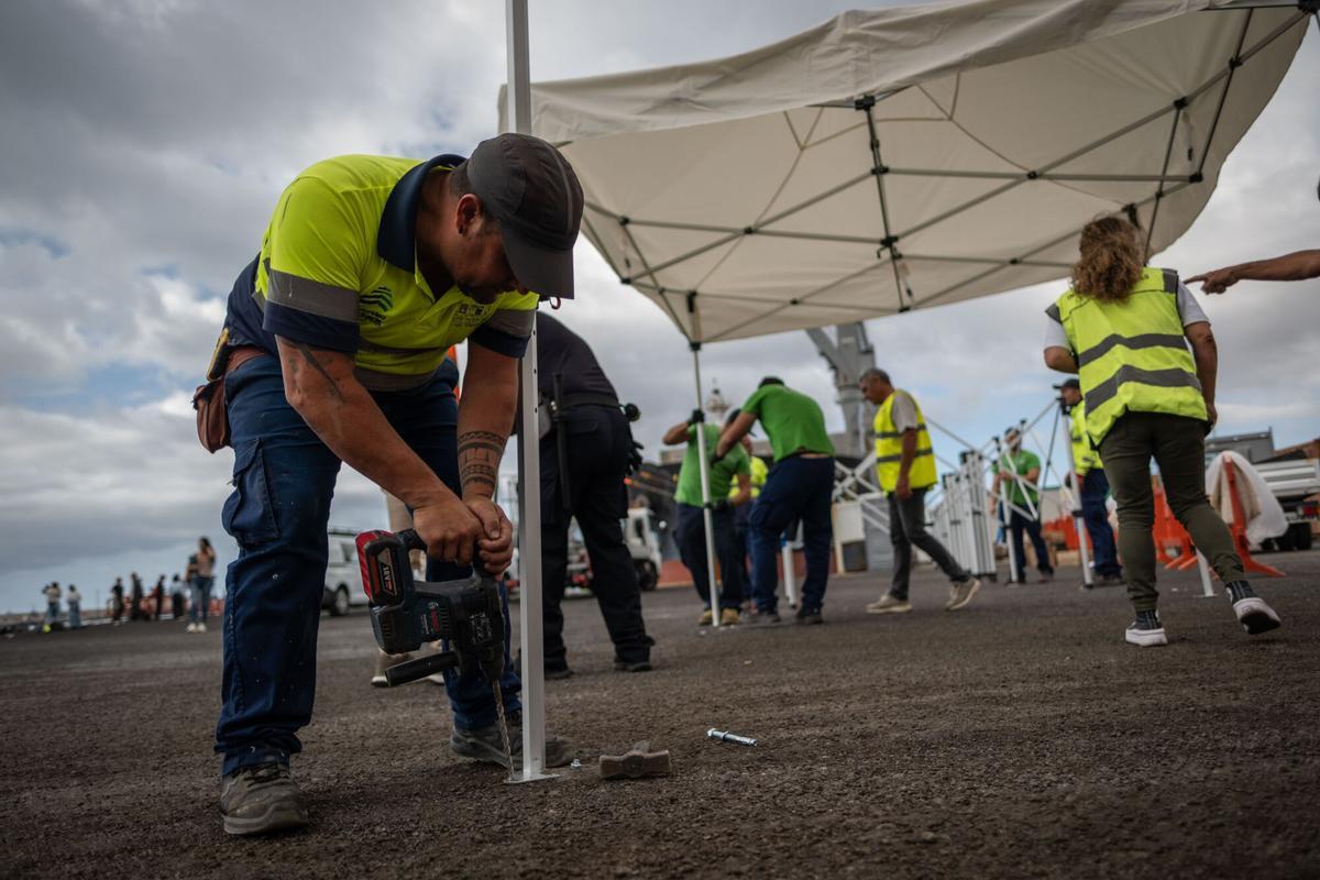 Preparativos en el puerto de Granadilla, en el sur de Tenerife, ante la llegada del crucero 'Hondius', afectado por hantavirus