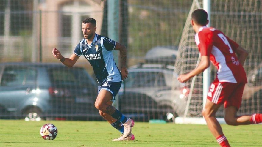 Los errores en defensa contra el Al Arabi devuelven al Córdoba CF a su versión más discreta
