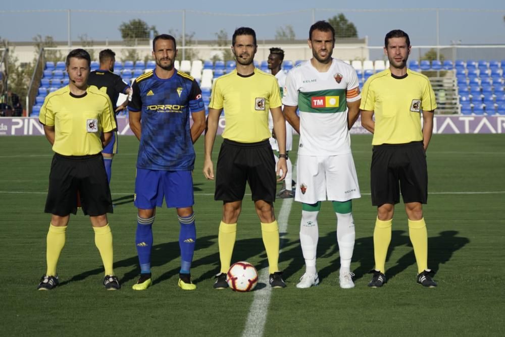 El Elche pierde contra el Cádiz en su primer partido de pretemporada.