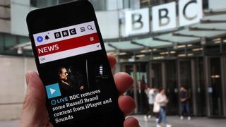 La BBC elimina contenido de Russell Brand de sus plataformas digitales tras las denuncias por abuso sexual