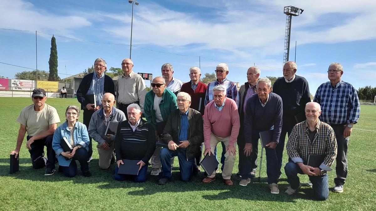Los 17 socios fundadores homenajeados.