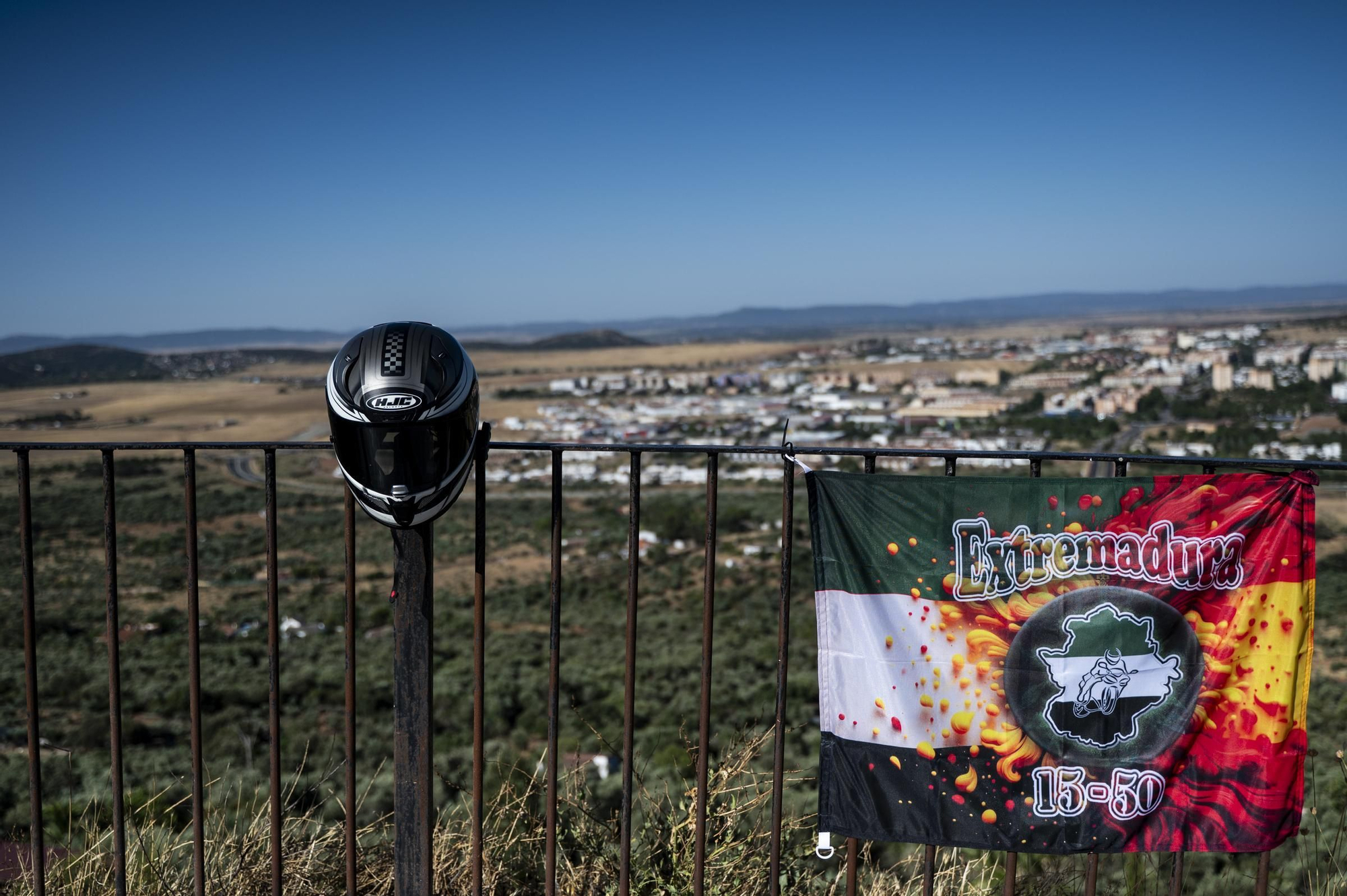 Fotogalería | Así es el monumento al motero ausente de Cáceres