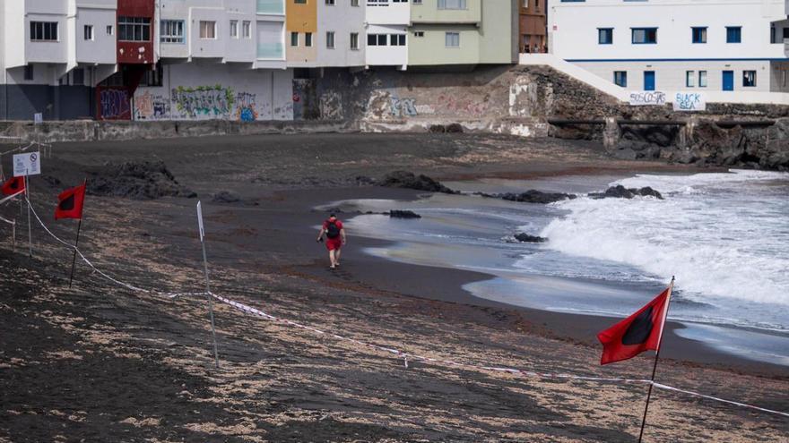 Two Injured in Rescue Operation at Tenerife’s Playa Jardín