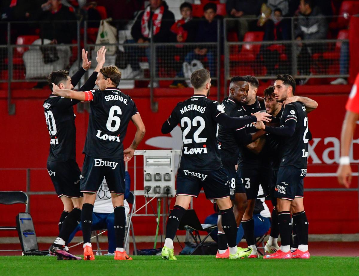 Altimira celebra su gol durante el Almería-Leganés.