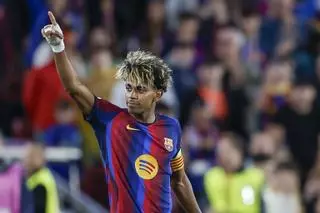 Lamine estrena la capitanía del Barça con su primer gol de falta