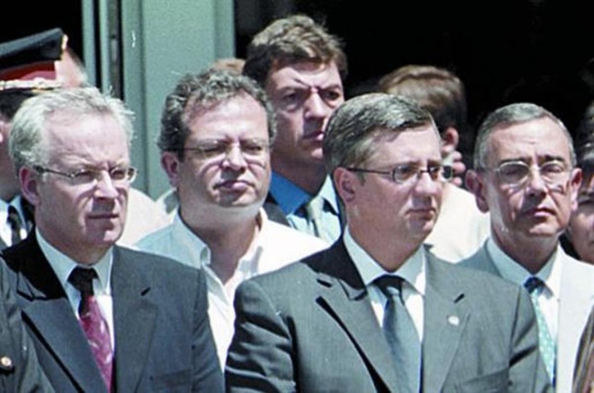 Delort, al centre, al costat del conseller Pomés (dreta), el 2003.