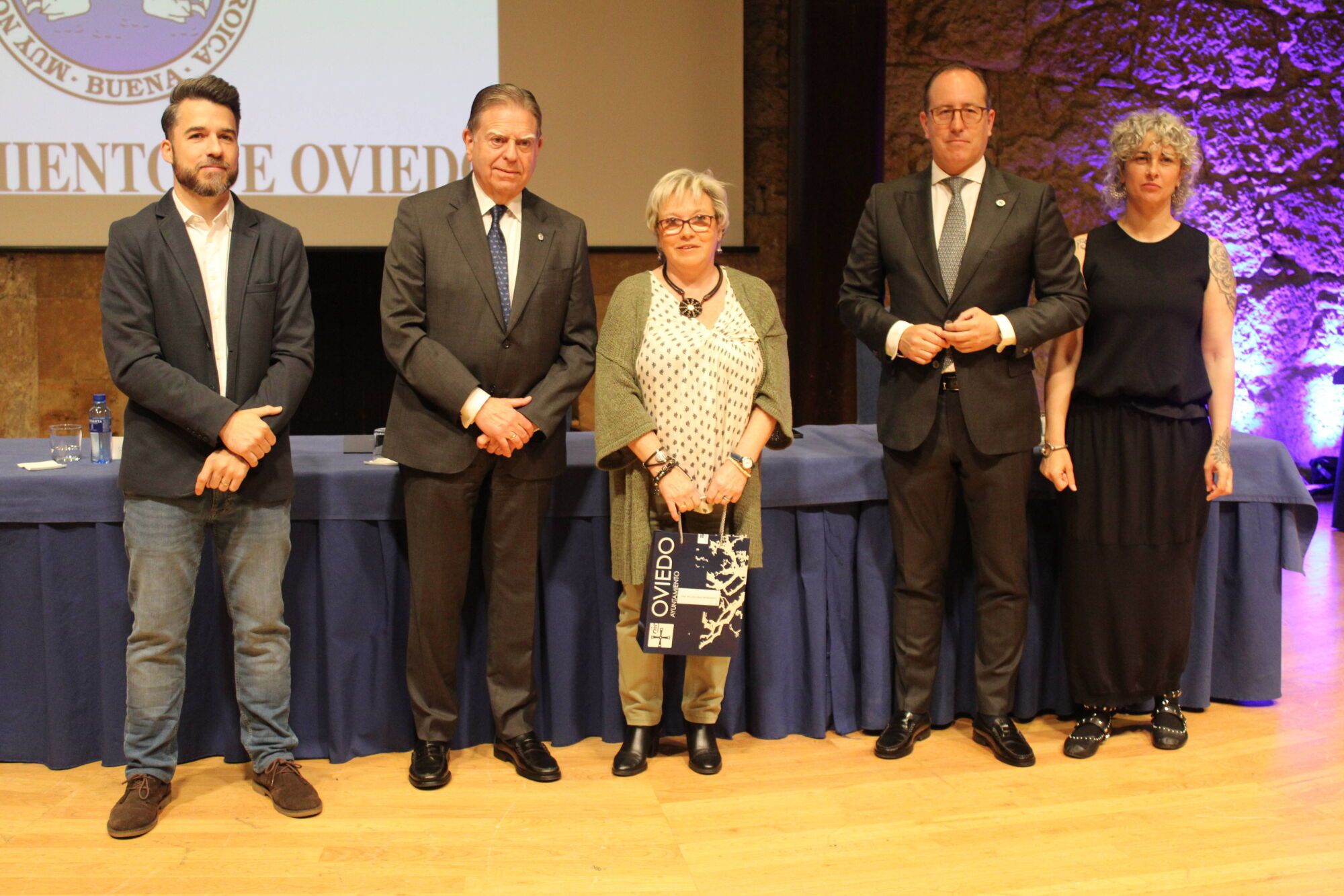 Acto institucional Santa Rita Hora: 11:00 Lugar: Oviedo, Sala de Cámara del Auditorio Príncipe Felipe Descripción: Homenaje a los trabajadores municipales jubilados y a quienes cumplen 25 y 40 años de servicio en el Ayuntamiento.
