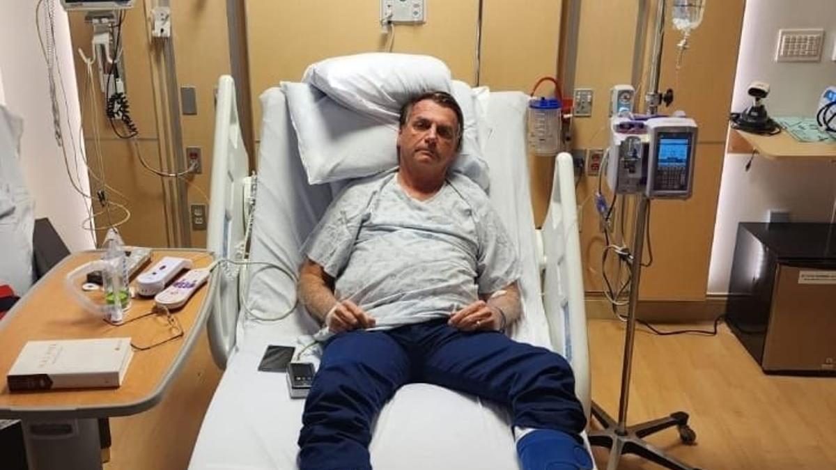 El expresidente brasileño Jair Bolsonaro, en su estancia en un hospital de Orlando.