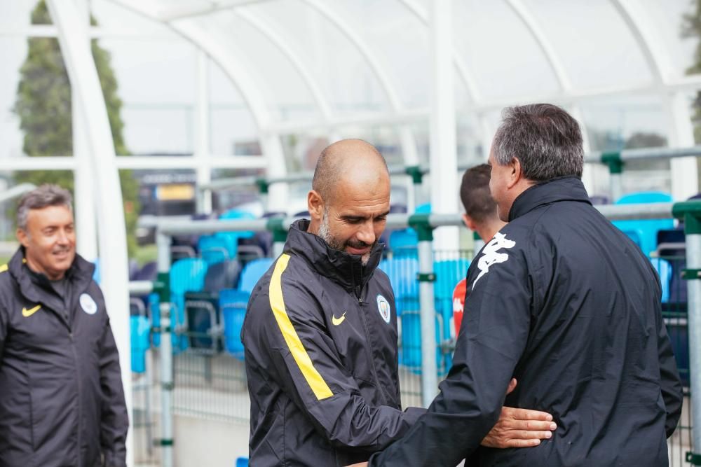 Pep Guardiola visita l'entrenament del Girona a Manchester