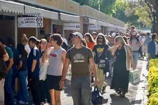 Llenazo en la Fira del Llibre en su última jornada en València