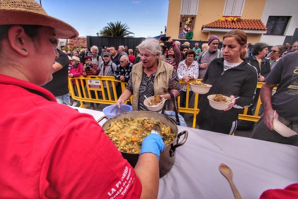 Puchero de La Florida. Reparto del puchero que ...