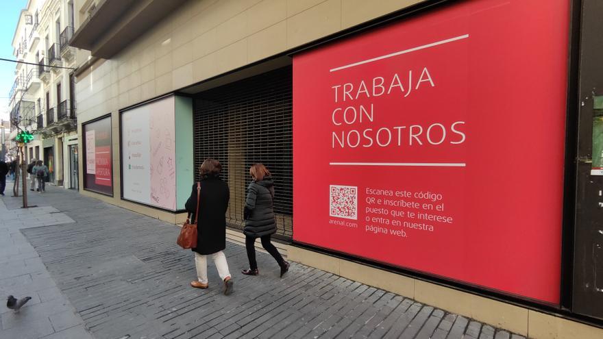 La cadena Arenal busca trabajadores para su tienda de la calle Menacho en Badajoz
