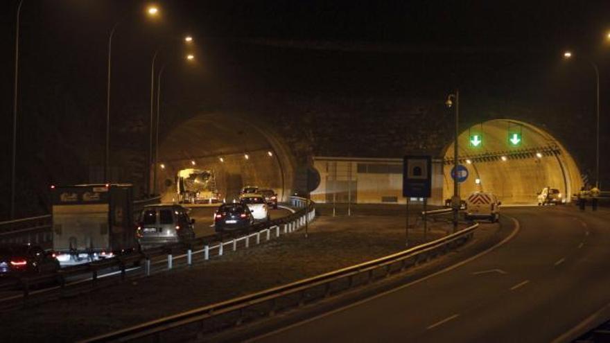 Un simulacro de accidente cerró al tráfico el túnel de Candeán