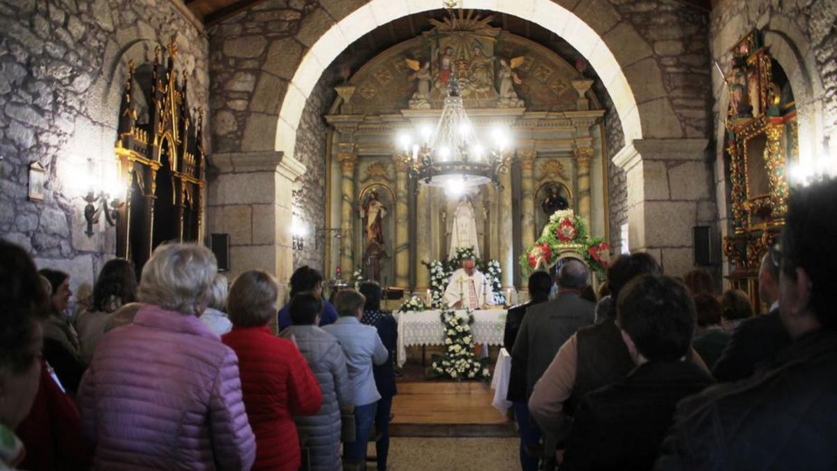 A xornada comezou coa misa na igrexa de Santa María de Río.