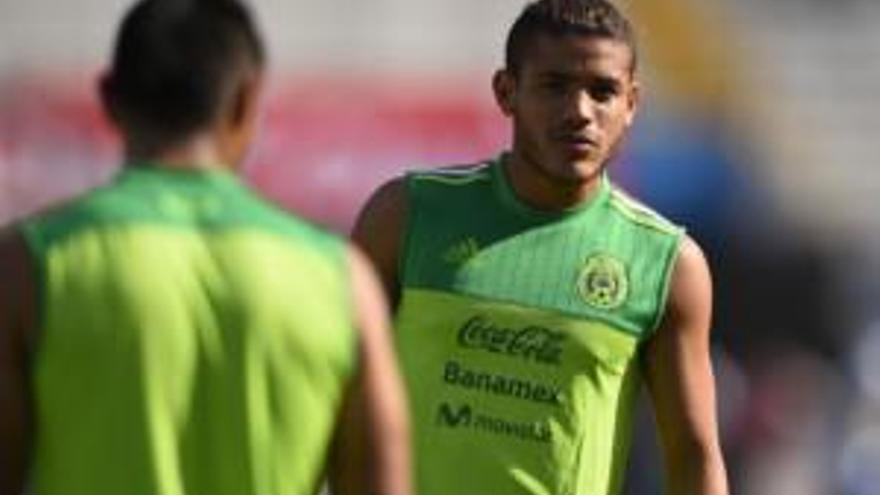 Jonathan regresa lesionado de la selección mexicana