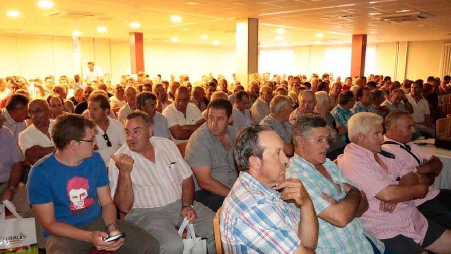 Agricultores asistentes a la jornada técnica sobre la colza celebrada ayer en Zamora.