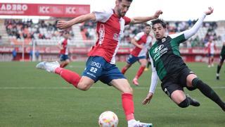 El Badajoz suma en un feo empate en Algeciras