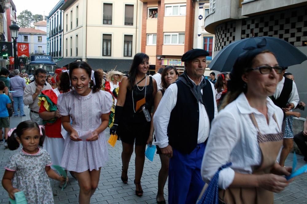 Llegada a Candás de los participantes en la semana de teatro costumbrista