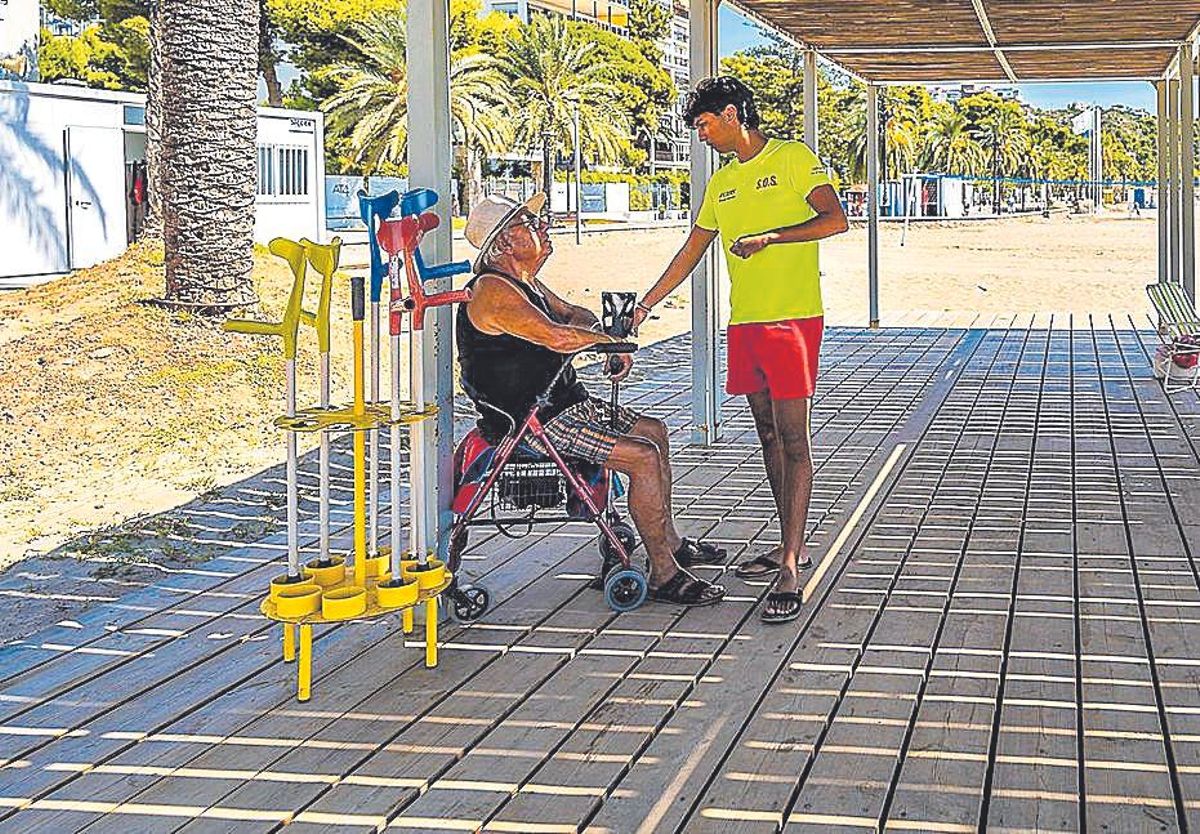 El servicio de seguridad y socorrismo es un indispensable en el litoral benicense.