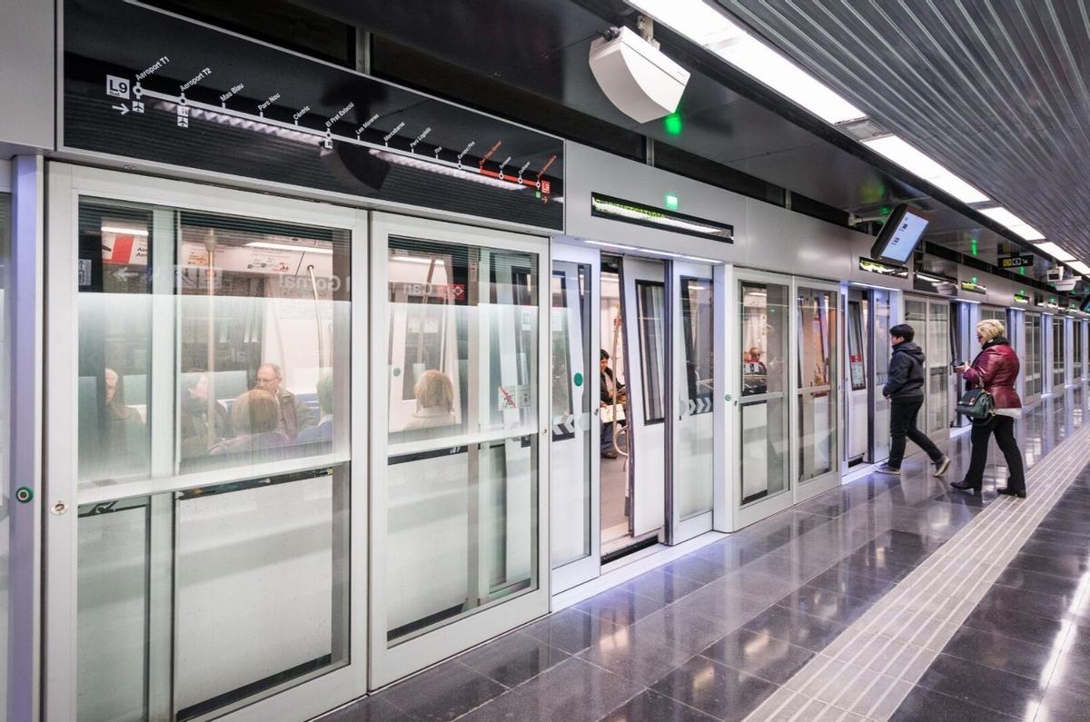 Andén de la L9 del metro de Barcelona.