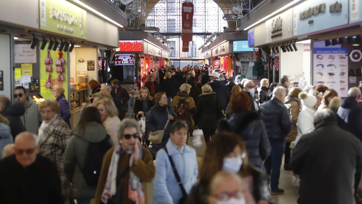 Navidad anticipada en el Mercado Central de Zaragoza.