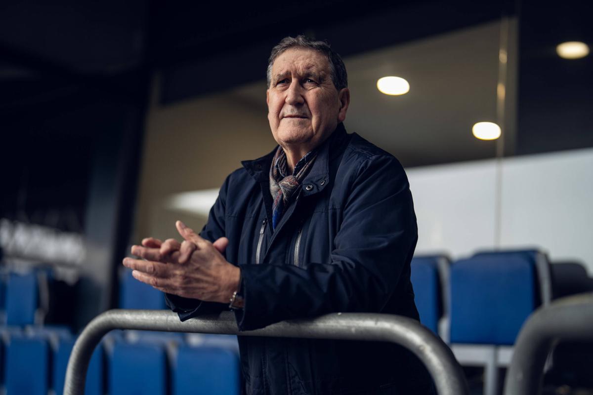 Cornellà de Llobregat. 20/01/2026 Deportes. Retrato de Rafa Marañón, exleyenda del RCD Espanyol, durante una entrevista para la serie Segunda Vida en el RCDE Stadium. Foto: Zowy Voeten / El Periódico