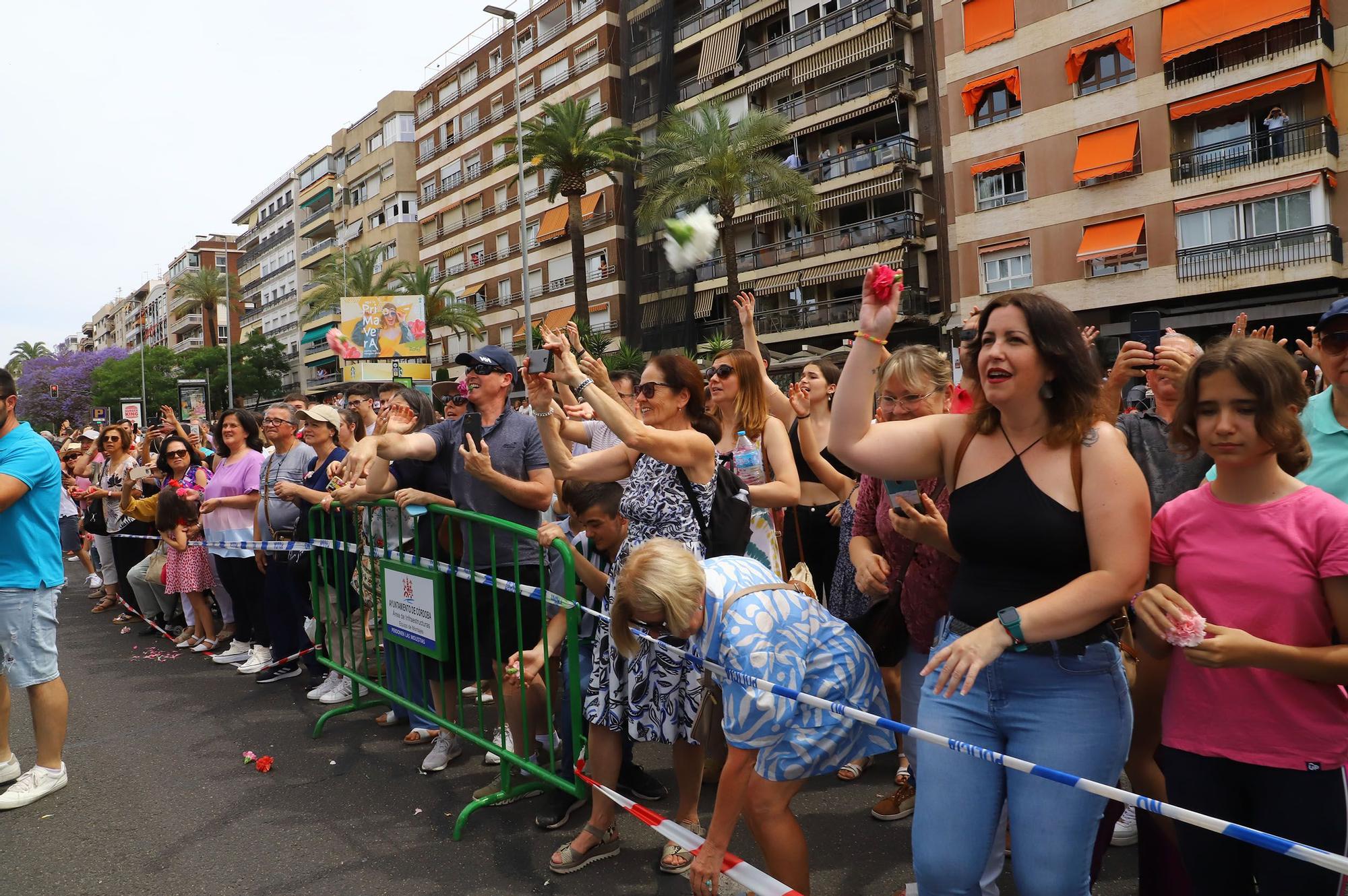 La Batalla de las Flores abre el Mayo festivo en Córdoba con 90.000 claveles