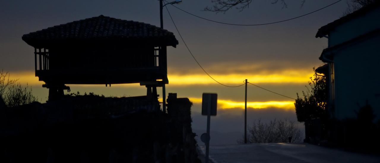 Hórreo al atardecer