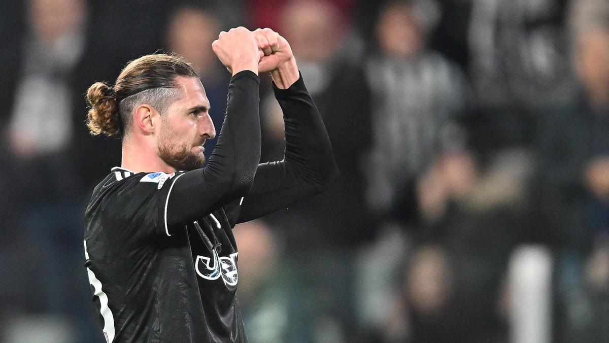 Rabiot celebrando un gol con la Juve