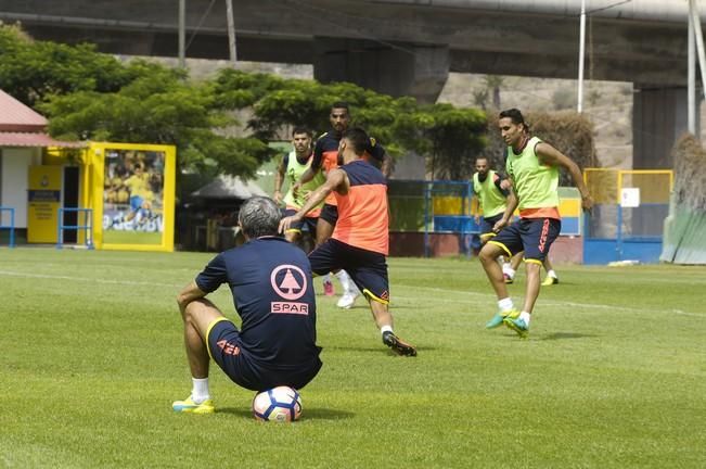 ENTRENAMIENTO DE LA UD LAS PALMAS Y ENTREVISTGA ...