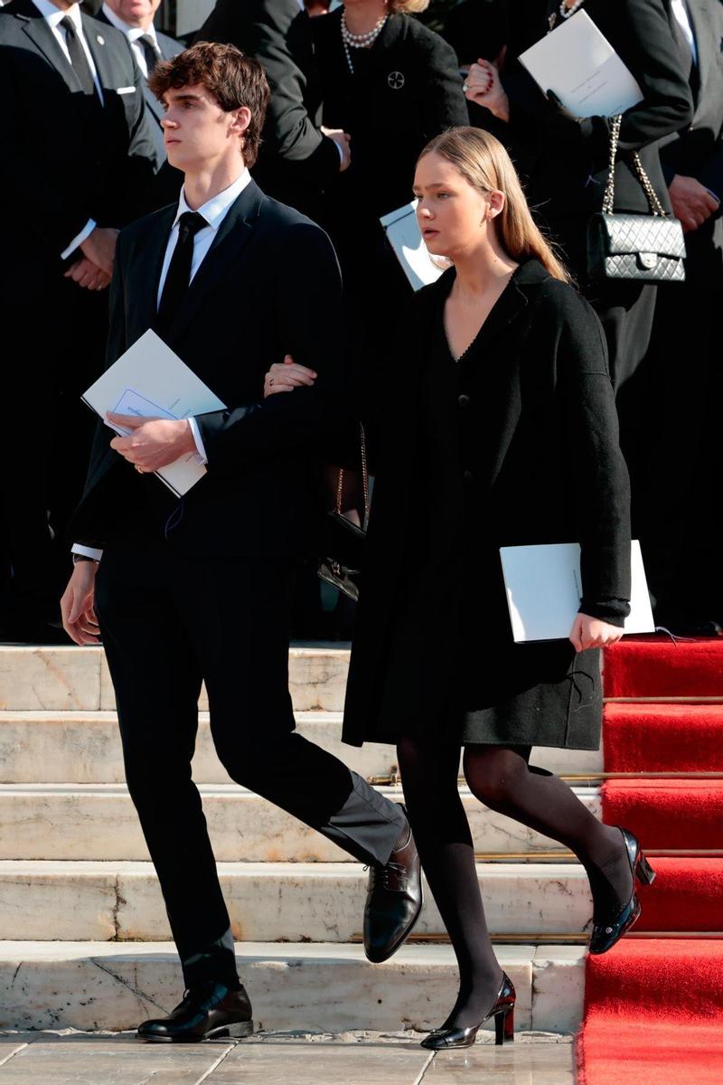 Pablo e Irene Urdangarín, de riguroso luto en Atenas durante el funeral de Constantino de Grecia