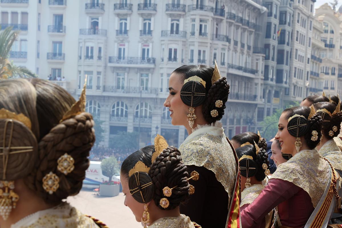 La mascletà del día de la Virgen de los Desamparados, en imágenes