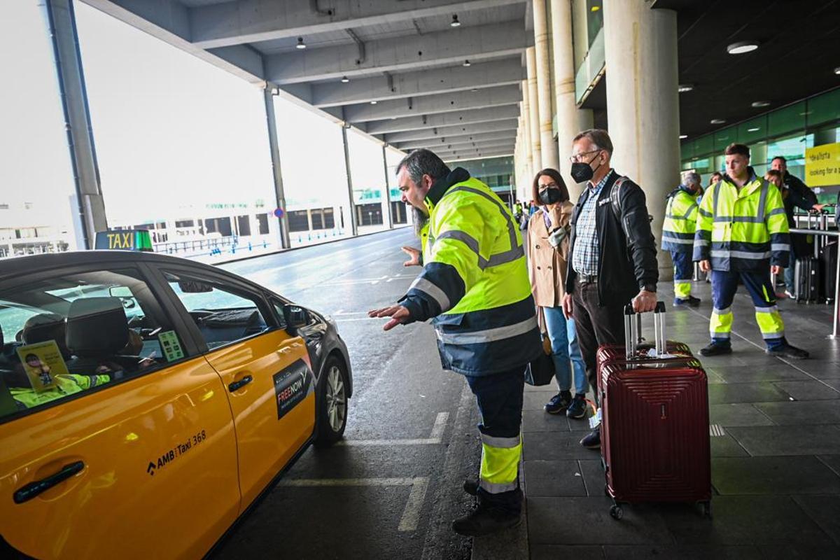 Protesta de taxis en el aeropuerto de Barcelona