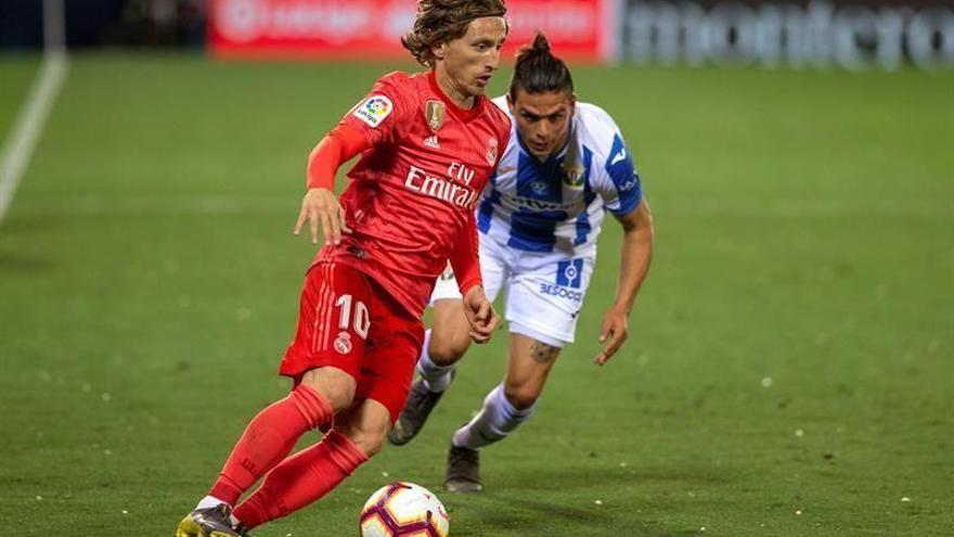 La racha de Benzema salva un punto para el Real Madrid en Butarque (1-1)