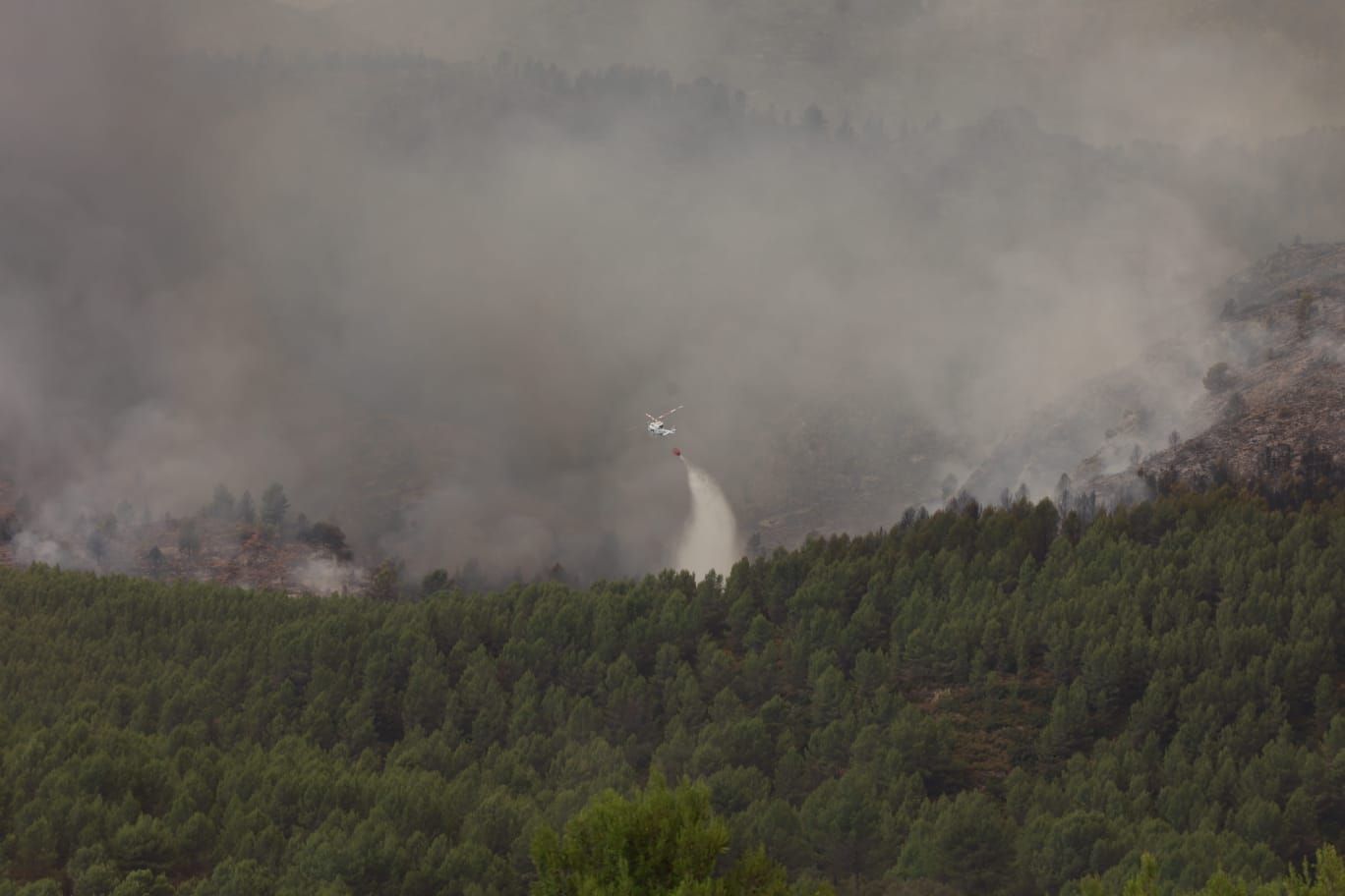 El incendio de Bejís, en imágenes