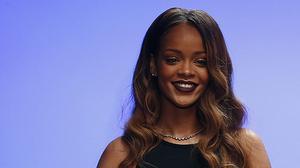 Rihanna ho prova com a dissenyadora a la Setmana de la Moda de Londres