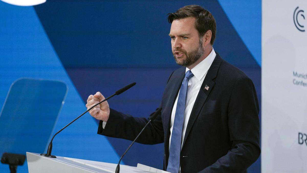 El vicepresidente de Estados Unidos, J. D. Vance, se dirige a la audiencia durante la Conferencia de Seguridad de Múnich