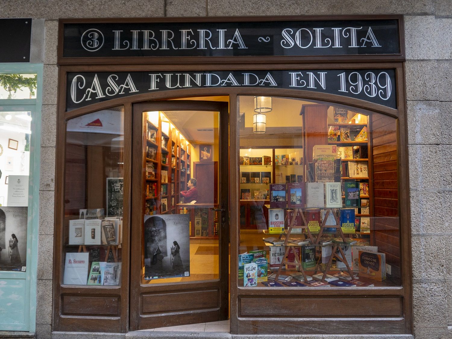 Librería en el casco histórico de Trujillo.