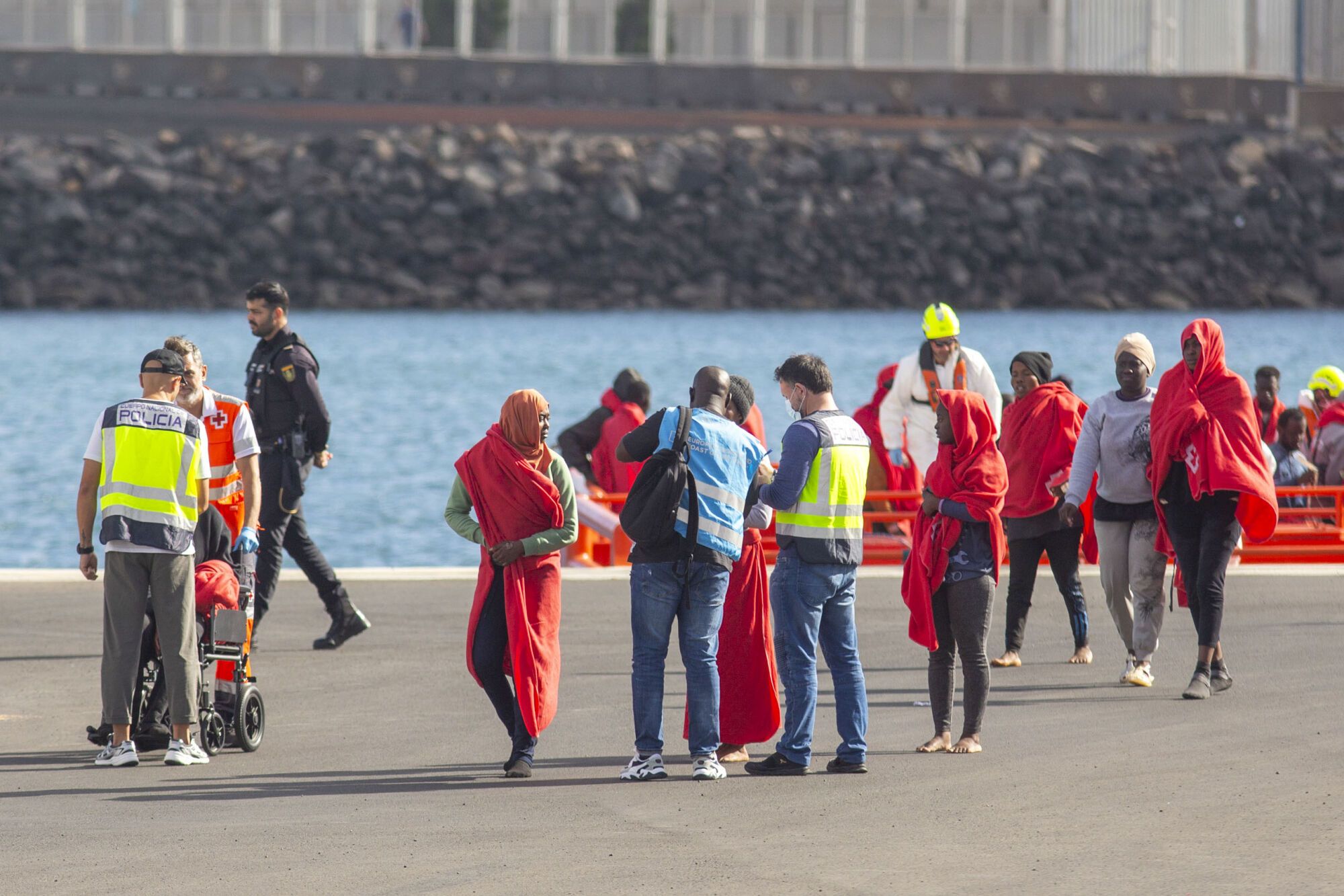 Salvamento Marítimo rescata a 60 migrantes cerca de Lanzarote el Día de Reyes