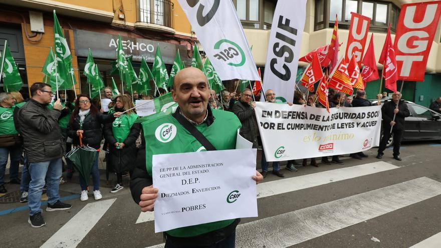 Los trabajadores de la Seguridad Social alzan la voz: &quot;Vamos al siniestro total&quot;