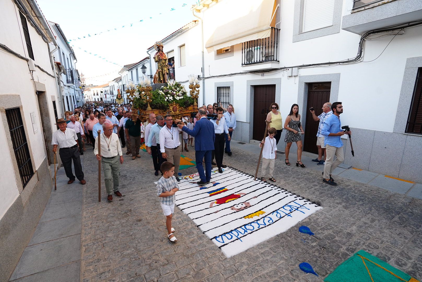 San Roque y alfombras de sal en Dos Torres