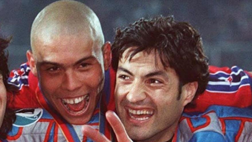 Ronaldo y Vítor Baía (1997).