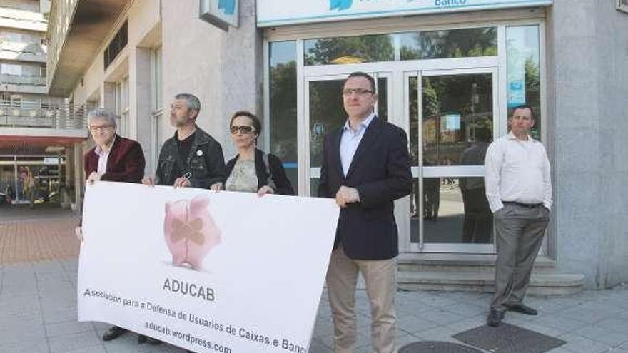 Abogados y representantes del colectivo, ayer.  // Iñaki Osorio