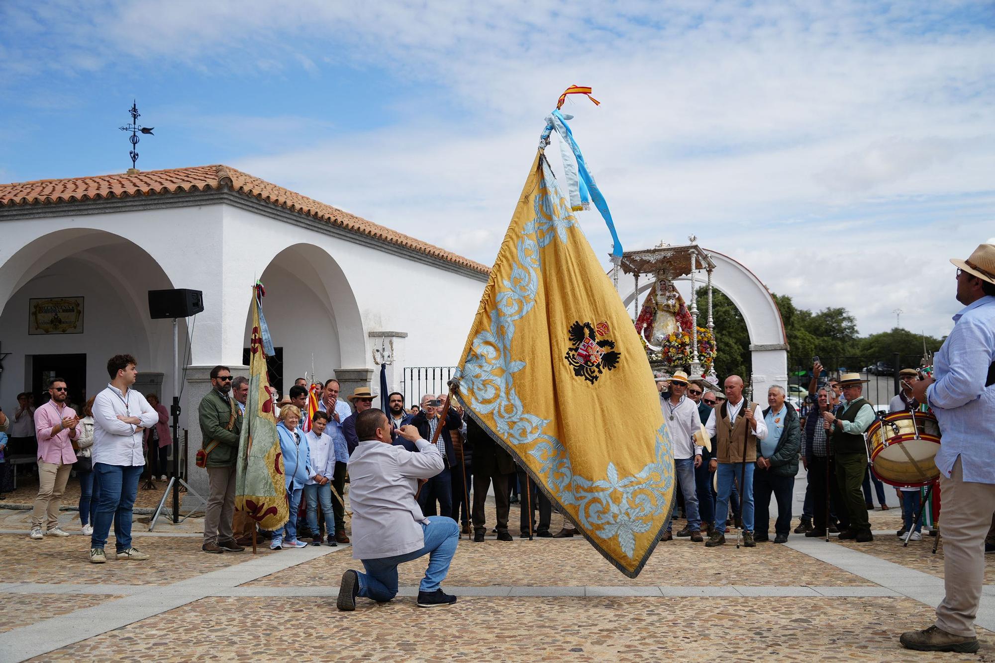 Multitudinario recibimiento a la Virgen de Luna en Villanueva