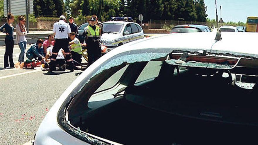 Un motorista muere al chocar contra un coche en Felanitx
