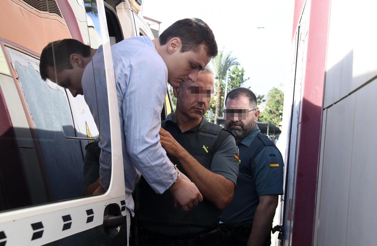Manuel Enrique, el presunto asesino machista, cuando fue llevado al Juzgado de Guardia de Totana.