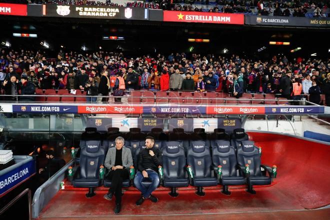 Las imágenes del estreno de Quique Setién en el banquillo del Camp Nou para el partido entre el FC Barcelona y el Granada de LaLiga Santander.