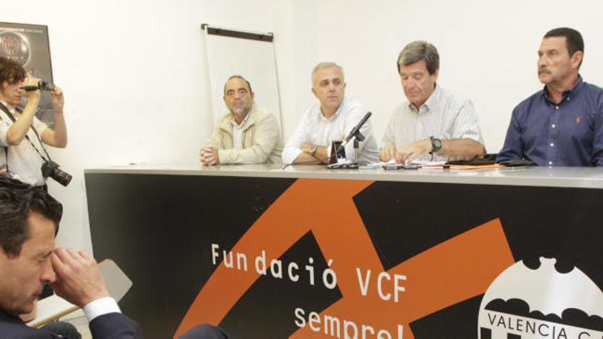 Dimiten tres patronos de la Fundación del Valencia