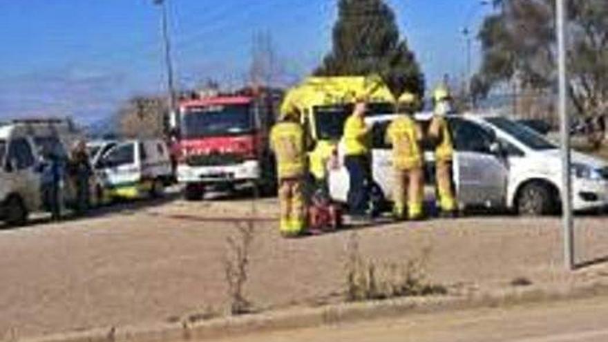 Una dona resulta ferida en un accident de  trànsit a Girona