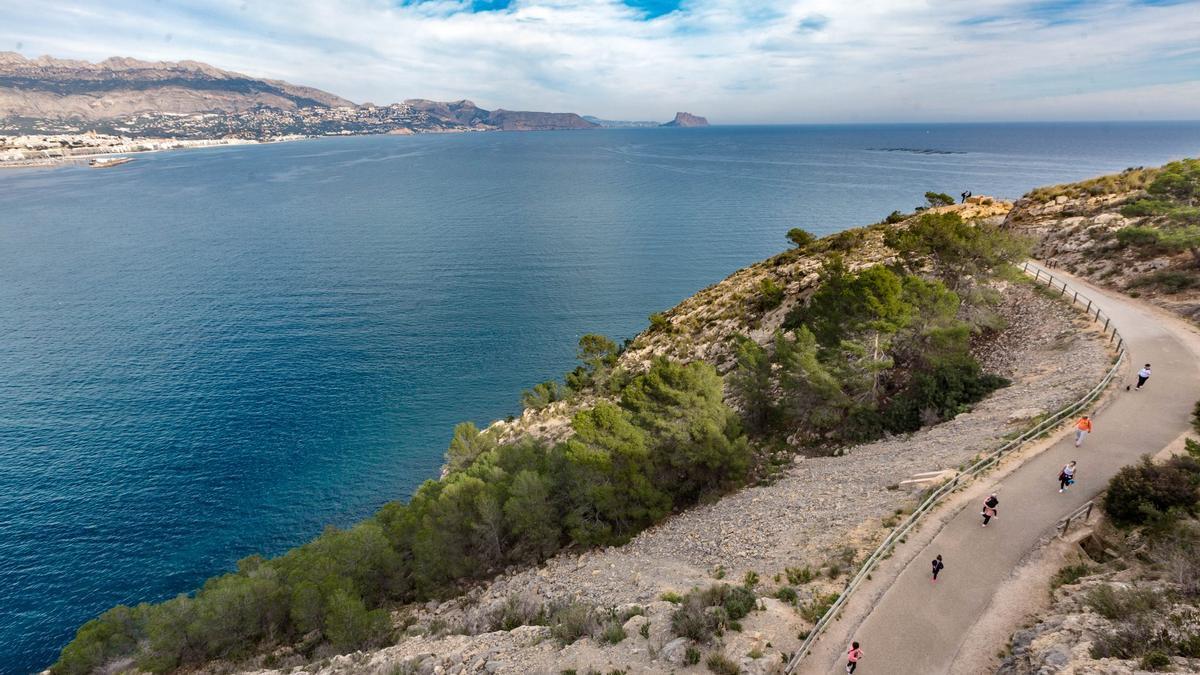 La ruta ofrece vistas al Mediterráneo.